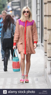 Fearne Cotton feet photo thumbnail