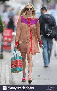 Fearne Cotton feet photo thumbnail