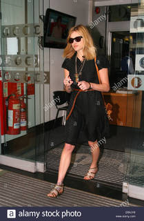 Fearne Cotton feet photo thumbnail