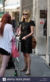 Fearne Cotton feet photo thumbnail
