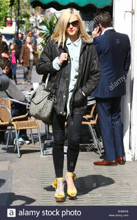 Fearne Cotton feet photo thumbnail