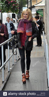 Fearne Cotton feet photo thumbnail