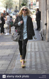 Fearne Cotton feet photo thumbnail