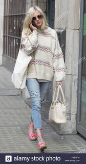 Fearne Cotton feet photo thumbnail