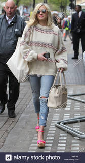 Fearne Cotton feet photo thumbnail