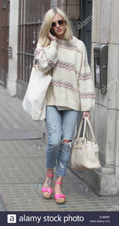 Fearne Cotton feet photo thumbnail