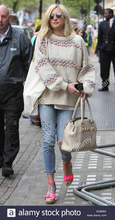 Fearne Cotton feet photo thumbnail