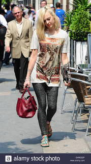 Fearne Cotton feet photo thumbnail