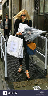 Fearne Cotton feet photo thumbnail