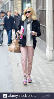 Fearne Cotton feet photo thumbnail