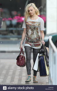 Fearne Cotton feet photo thumbnail