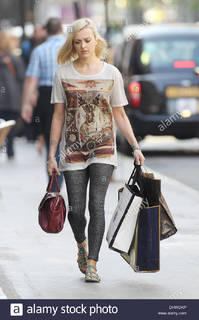 Fearne Cotton feet photo thumbnail