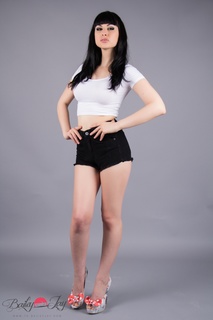 Bailey Jay feet photo thumbnail