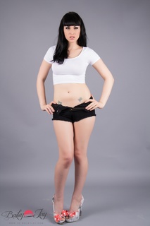 Bailey Jay feet photo thumbnail