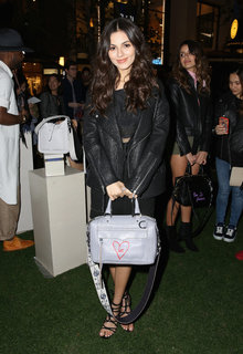 Victoria Justice feet photo thumbnail