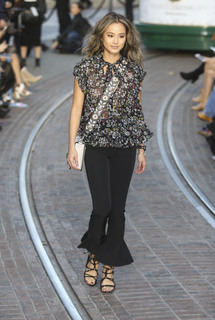 Jamie Chung feet photo thumbnail