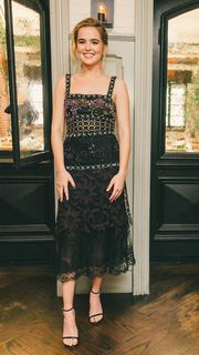 Zoey Deutch feet photo thumbnail