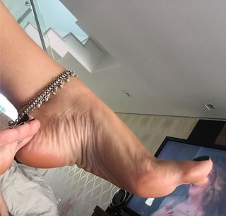 Karin Klemp feet photo thumbnail