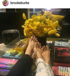 Brooke Burke feet photo thumbnail