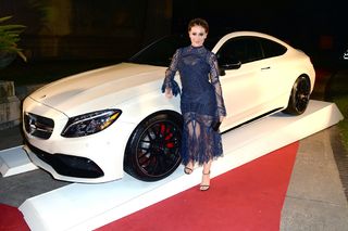 Alyssa Milano feet photo thumbnail