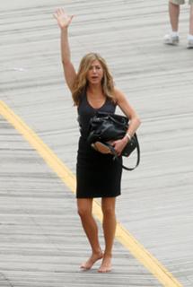 Jennifer Aniston feet photo thumbnail