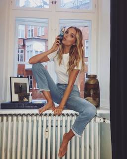 Elsa Hosk feet photo thumbnail