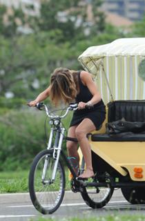 Jennifer Aniston feet photo thumbnail