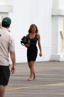 Jennifer Aniston feet photo thumbnail