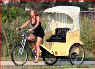 Jennifer Aniston feet photo thumbnail