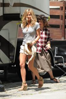 Jennifer Aniston feet photo thumbnail