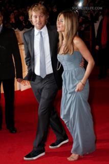 Jennifer Aniston feet photo thumbnail