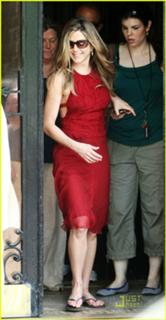 Jennifer Aniston feet photo thumbnail