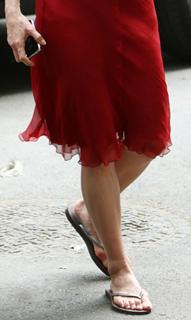 Jennifer Aniston feet photo thumbnail