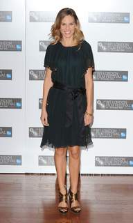 Hilary Swank feet photo thumbnail