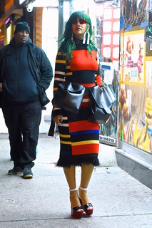 Rihanna feet photo thumbnail