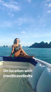 Kino MacGregor feet photo thumbnail