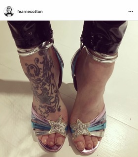 Fearne Cotton feet photo thumbnail