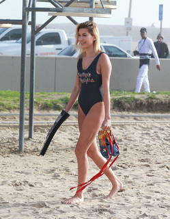 Hailey Bieber feet photo thumbnail