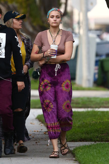 Paris Jackson feet photo thumbnail