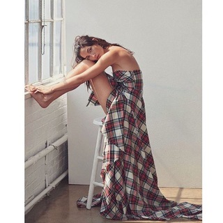 Lily Aldridge feet photo thumbnail