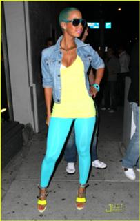Amber Rose feet photo thumbnail