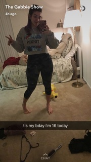 Gabbie Hanna feet photo thumbnail