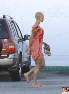 Amber Rose feet photo thumbnail