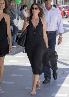 Cindy Crawford feet photo thumbnail