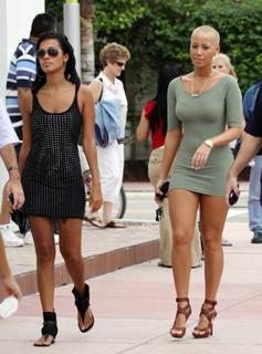 Amber Rose feet photo thumbnail