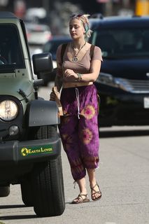Paris Jackson feet photo thumbnail