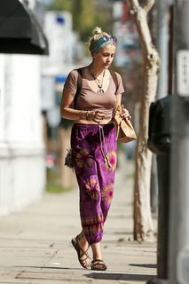 Paris Jackson feet photo thumbnail