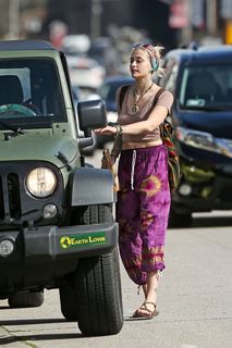 Paris Jackson feet photo thumbnail
