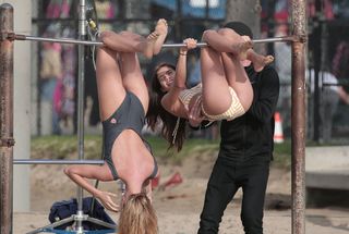 Hailey Bieber feet photo thumbnail