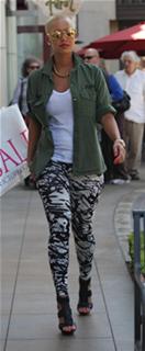 Amber Rose feet photo thumbnail